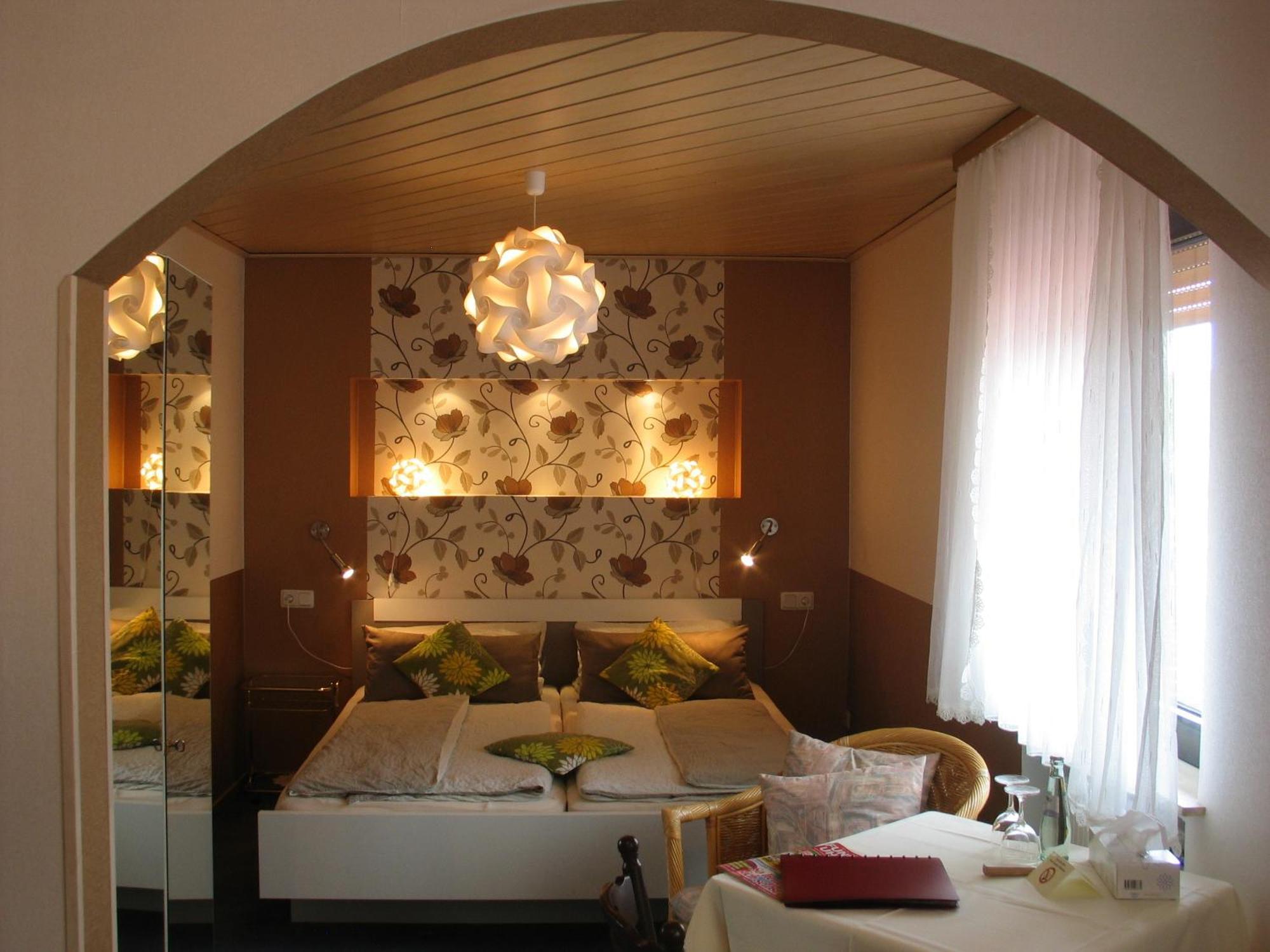 Restaurant Landgasthof Zum Wiesengrund Newel Phòng bức ảnh