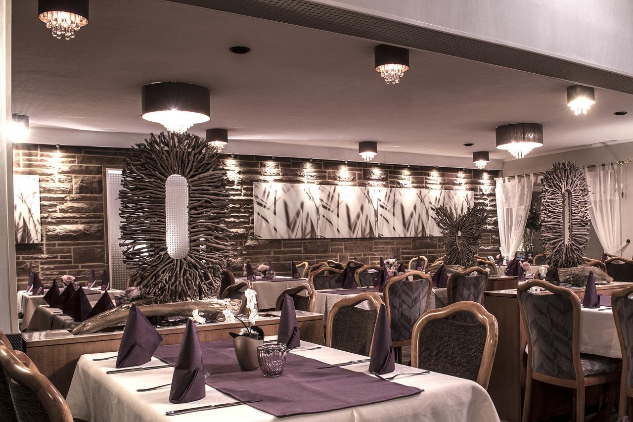 Restaurant Landgasthof Zum Wiesengrund Newel Ngoại thất bức ảnh