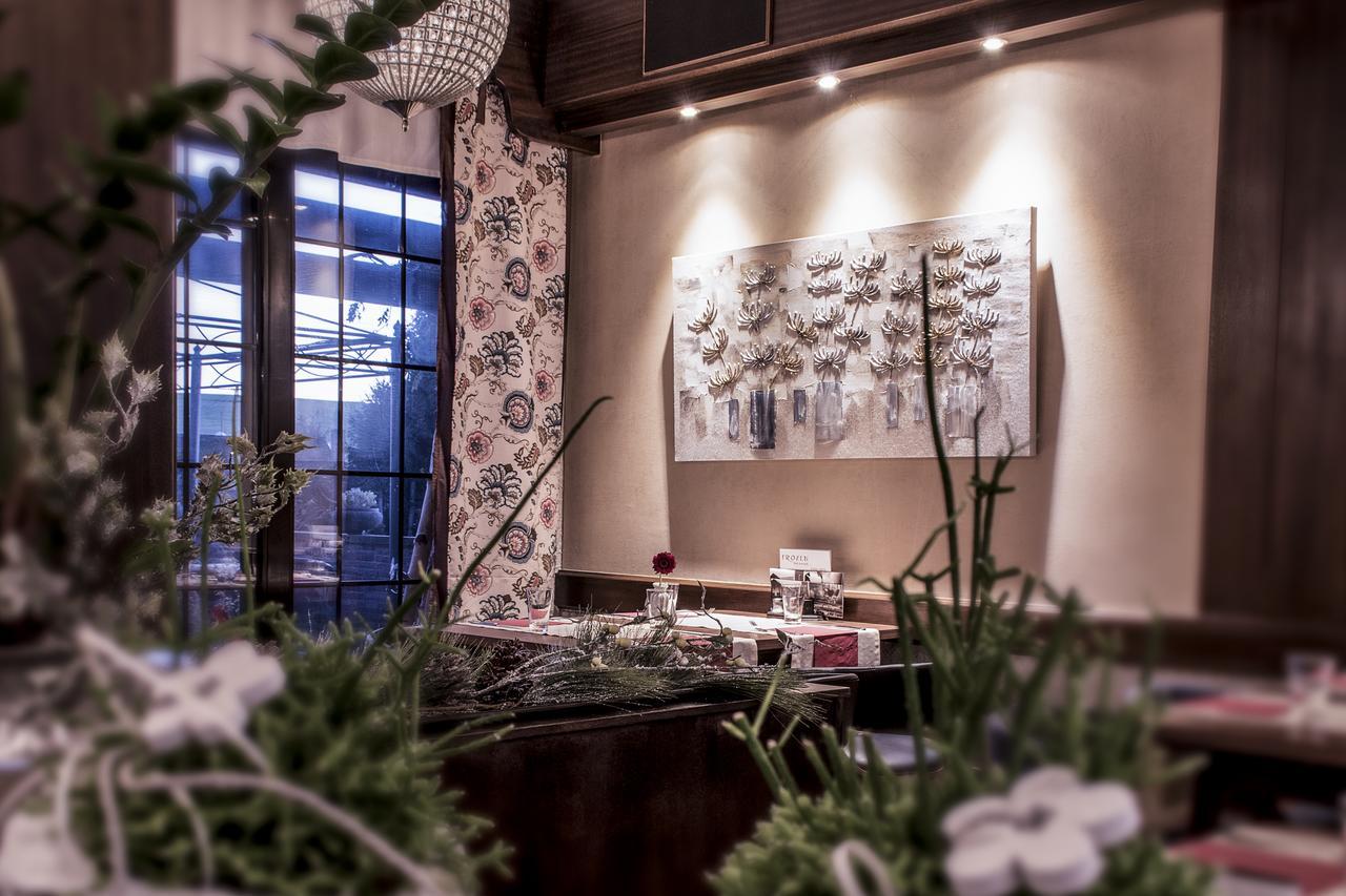 Restaurant Landgasthof Zum Wiesengrund Newel Ngoại thất bức ảnh